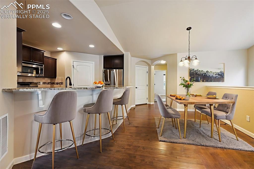 Image 5 of 19: Virtually Staged