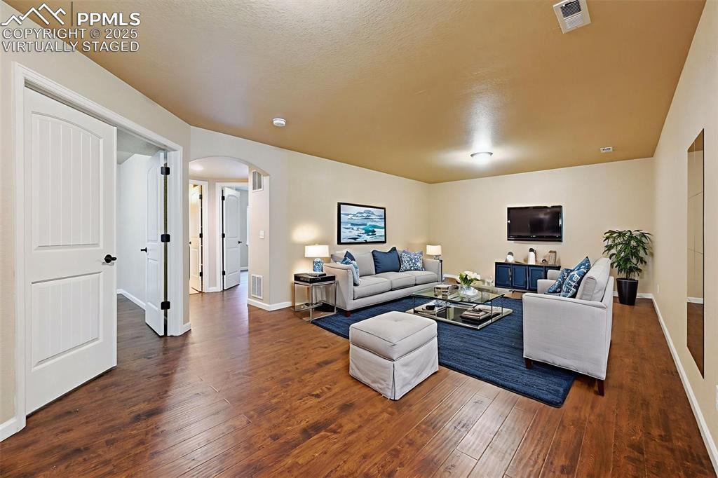 Image 9 of 19: Virtually Staged