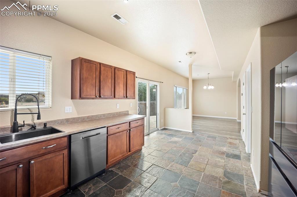 Image 11 of 40: Kitchen