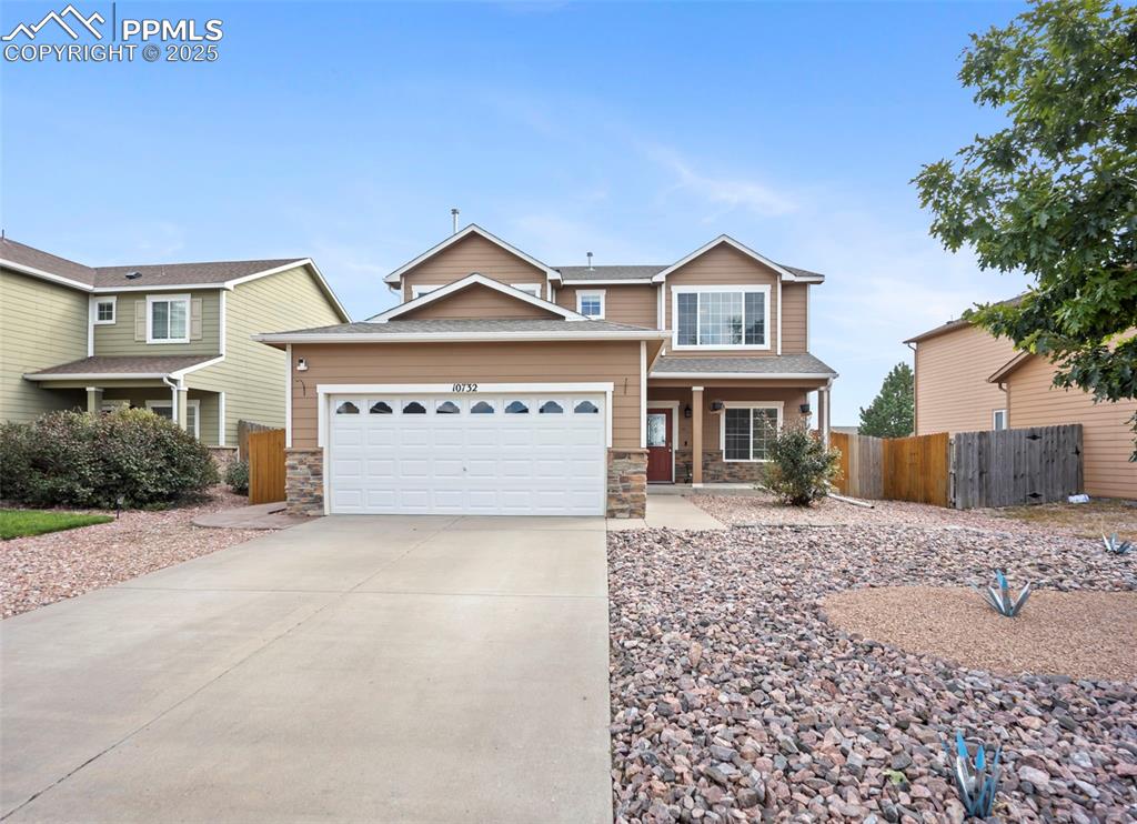 Image 3 of 40: Front of Structure