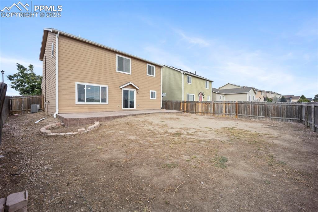 Image 36 of 40: Back of Structure