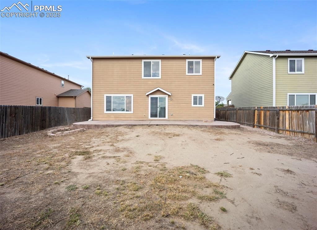 Image 37 of 40: Back of Structure