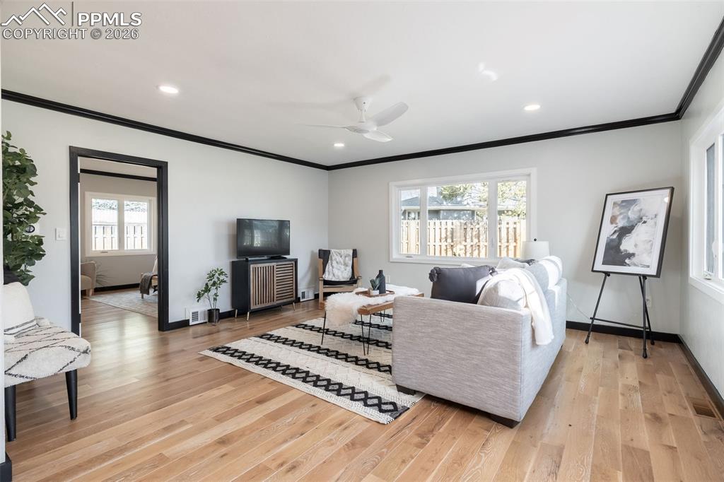 Image 18 of 42: Family Room