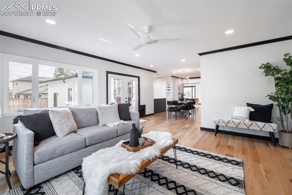 Image 20 of 42: Family Room