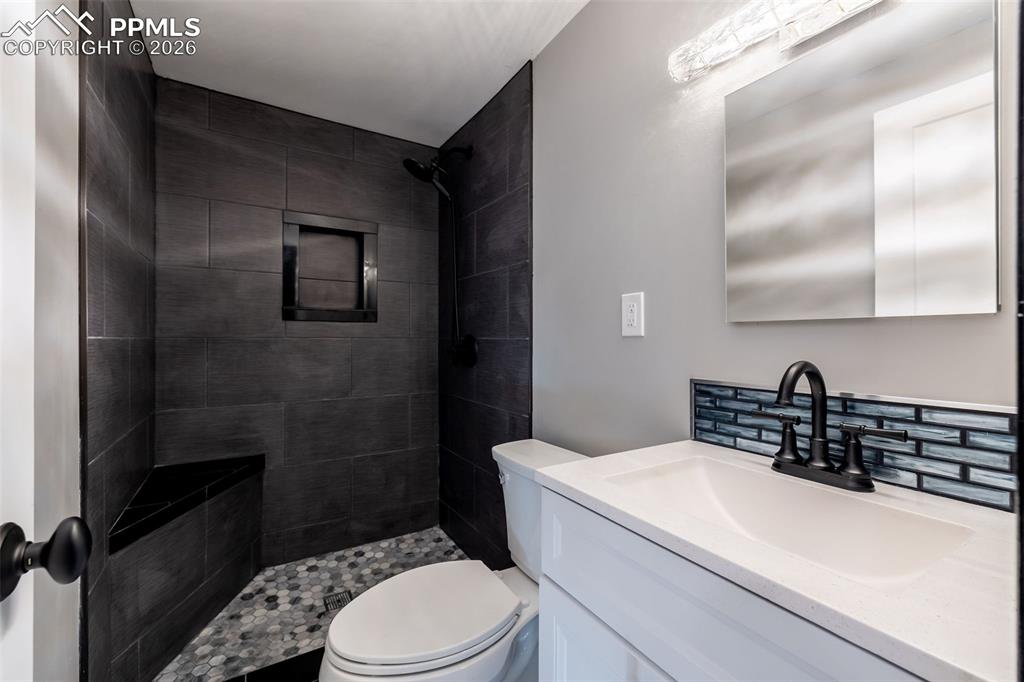 Image 30 of 42: basement bathroom