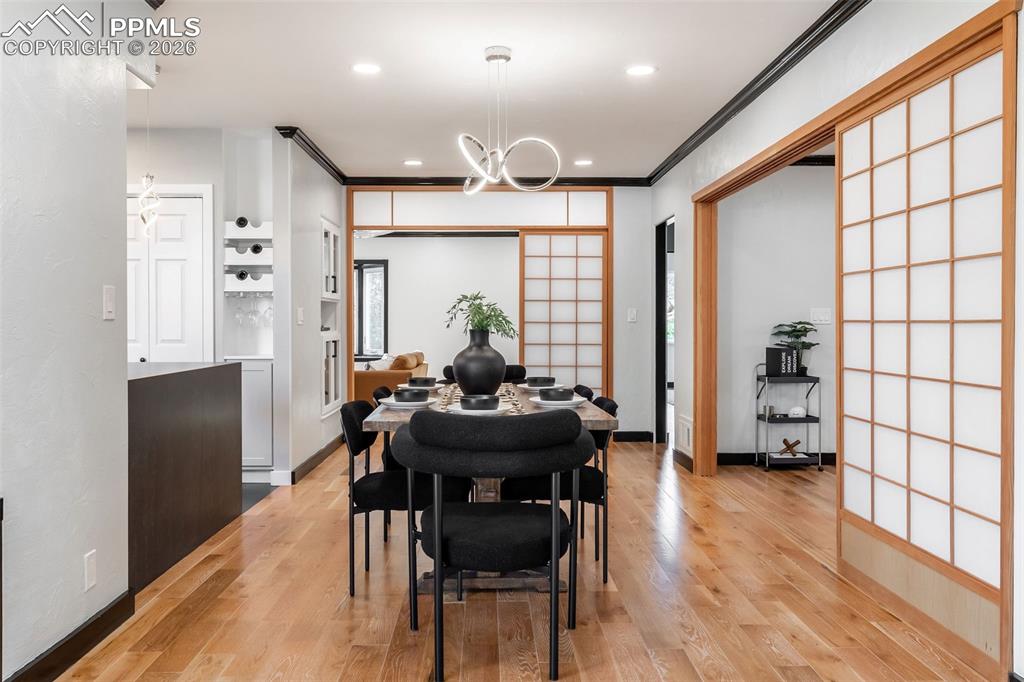 Image 9 of 42: Dining Area