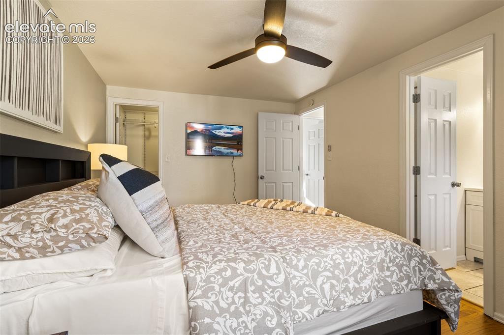 Image 10 of 29: Bedroom