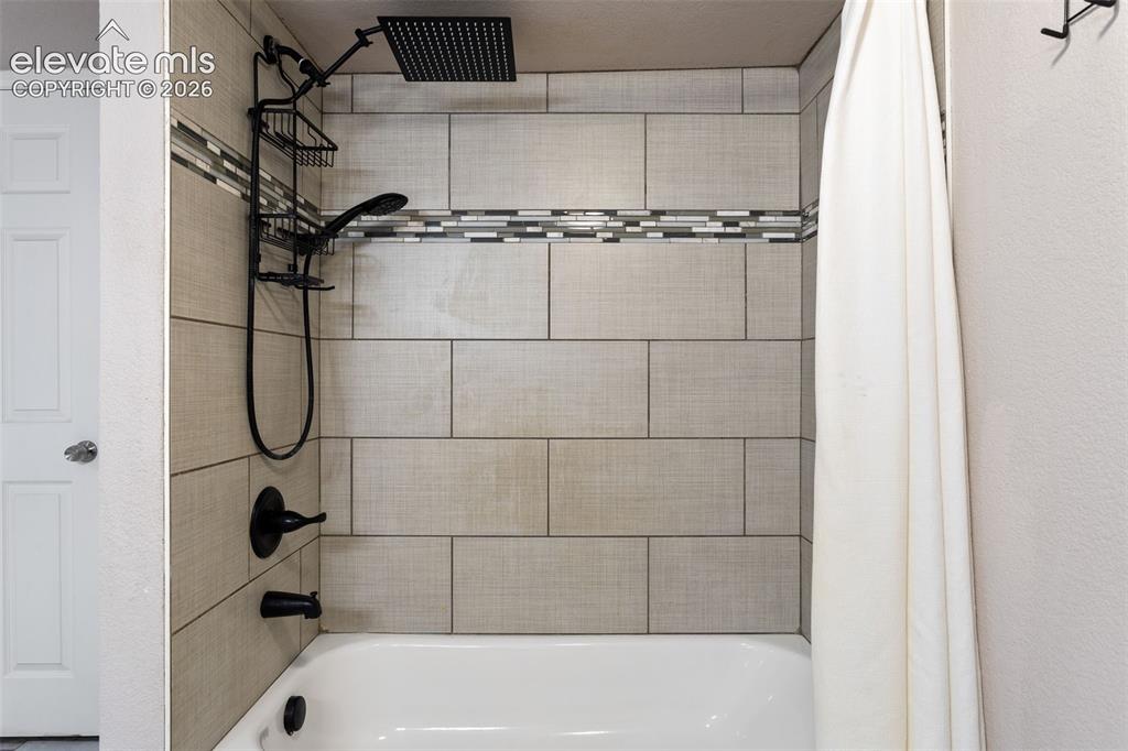 Image 13 of 29: Bathroom
