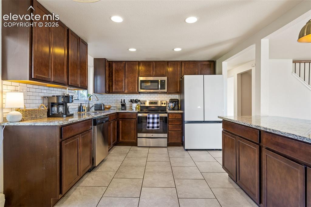 Image 7 of 29: Kitchen