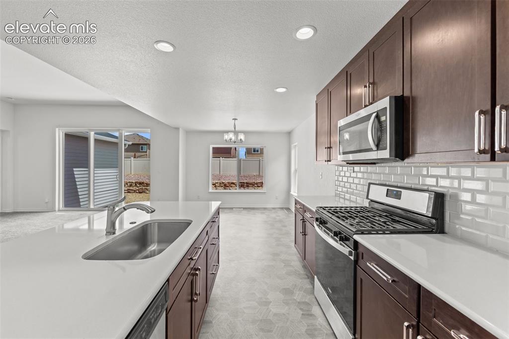Image 10 of 45: Kitchen