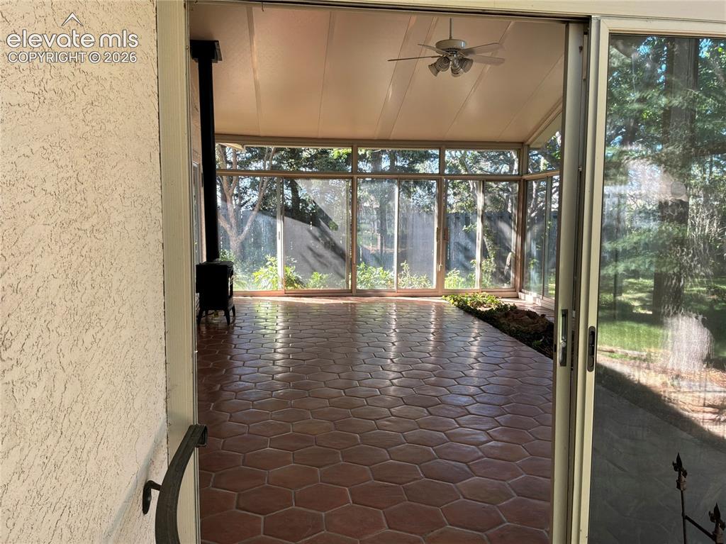 Image 8 of 21: Sunroom