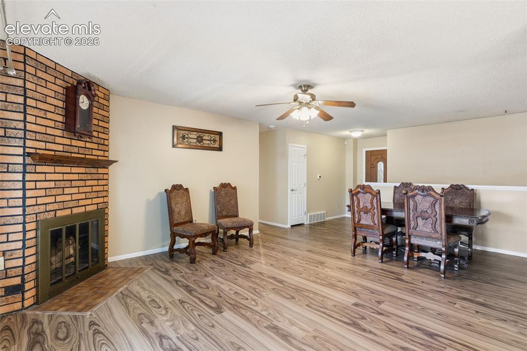 Image 10 of 34: Sitting Room