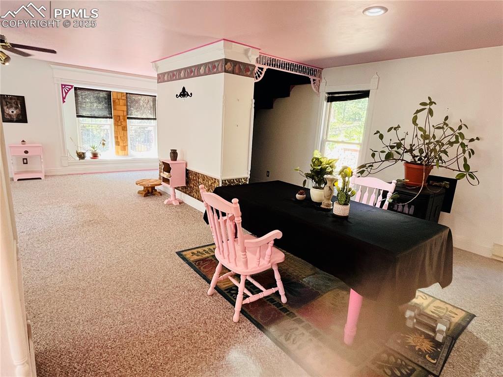 Image 13 of 22: Dining Area