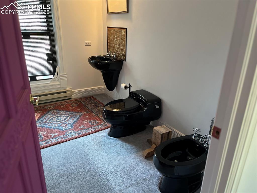 Image 16 of 22: Bathroom