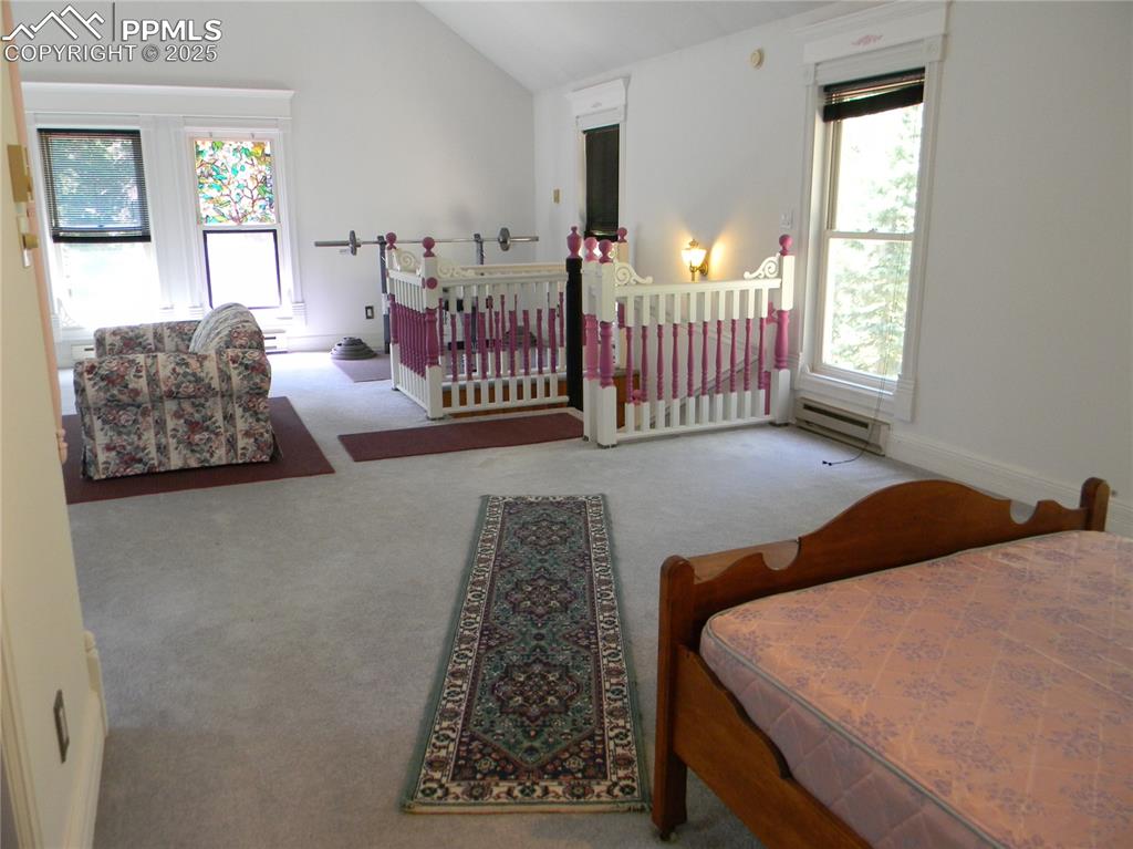 Image 17 of 22: Bedroom