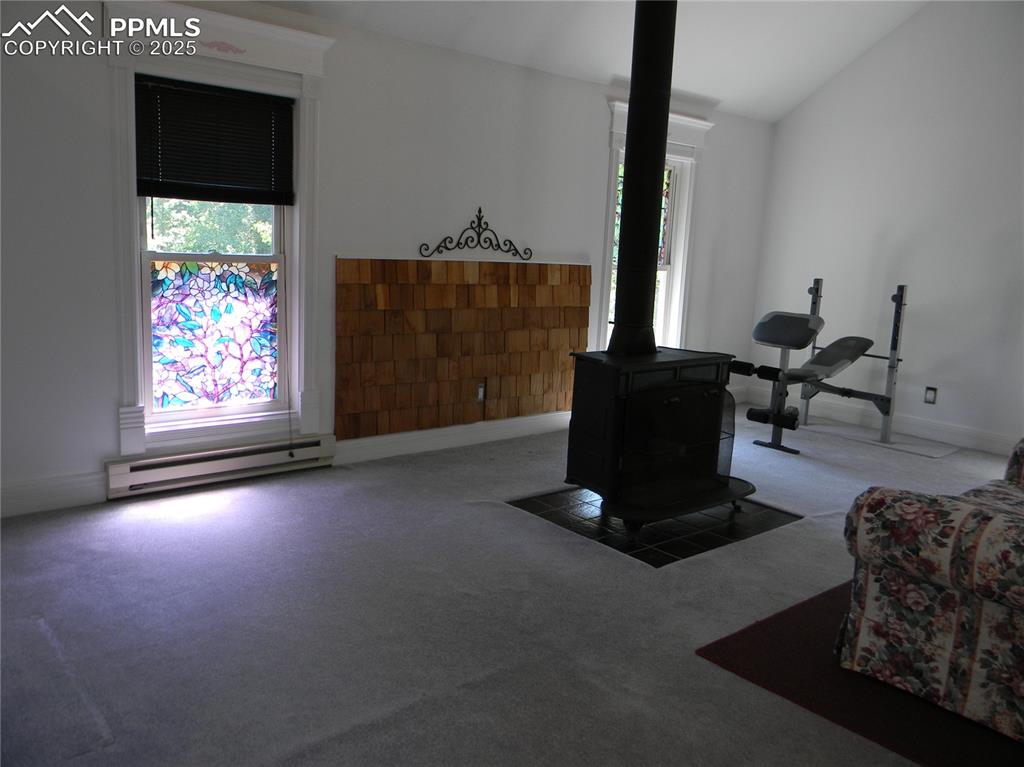 Image 18 of 22: Living Room