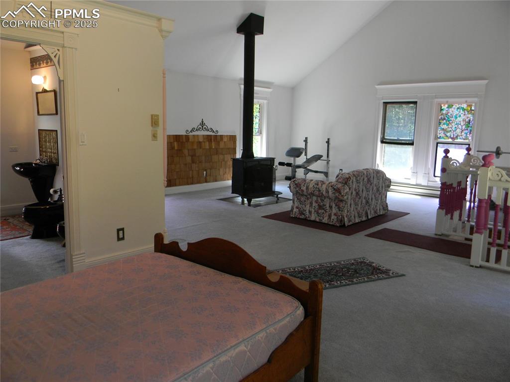 Image 19 of 22: Dining Area