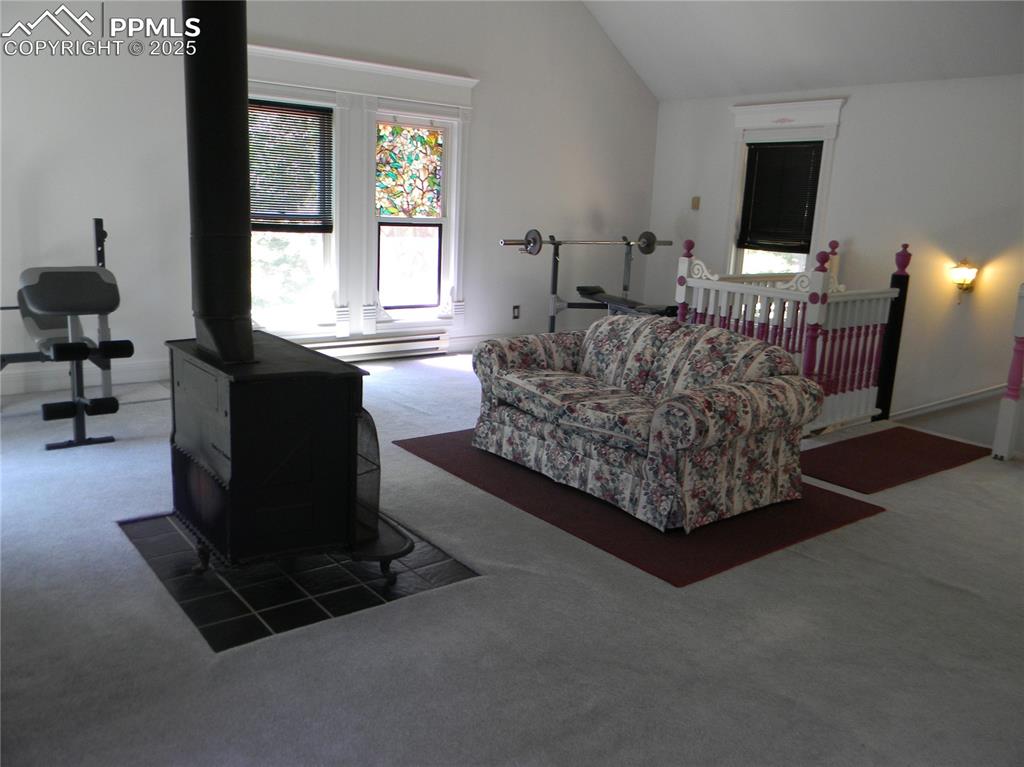 Image 21 of 22: Living Room