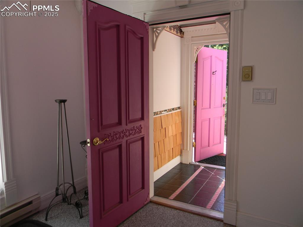 Image 6 of 22: Entry