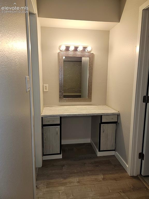 Image 12 of 25: Modern Vanity located in Primary Bedroom!
