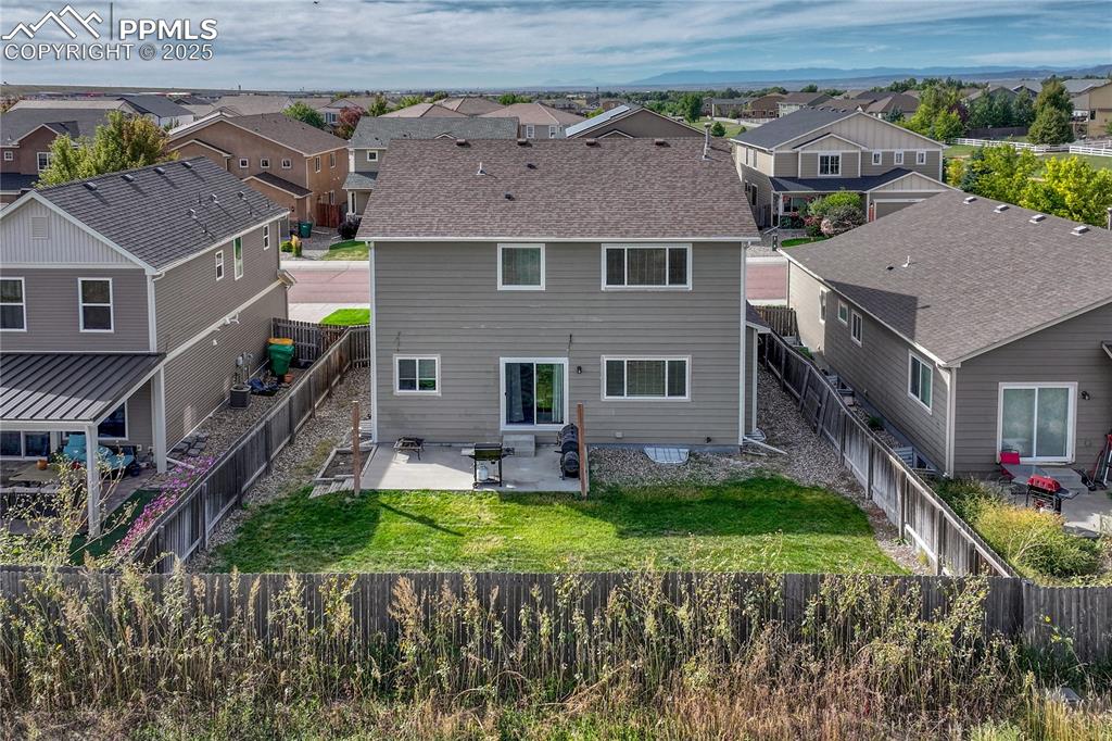 Image 44 of 50: Rear view