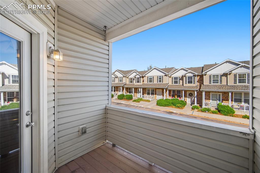 Image 21 of 50: Balcony