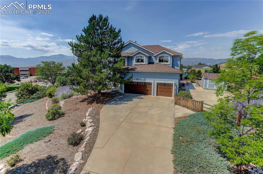 Image 1 of 30: Pine Creek home w/ stunning mountain views