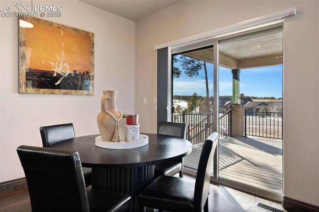 Image 20 of 49: Dining Area