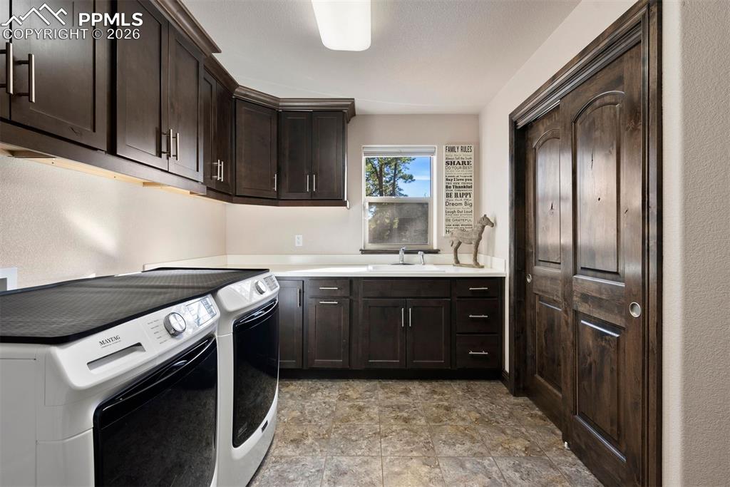 Image 27 of 49: Laundry