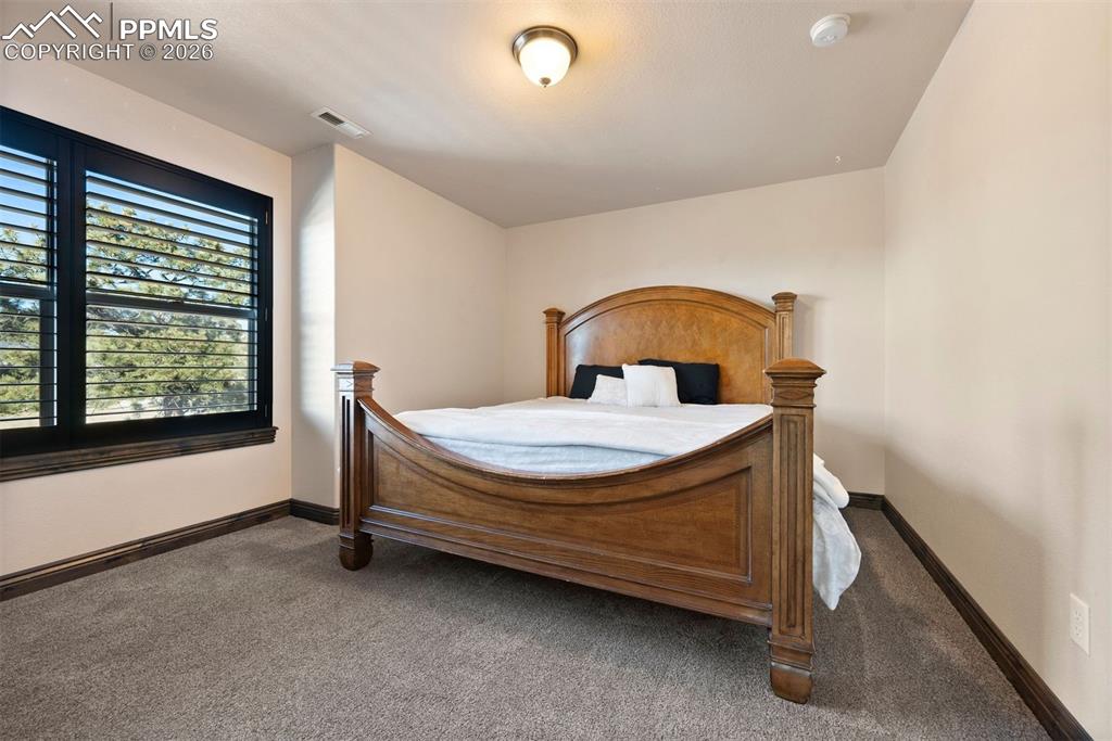 Image 33 of 49: Bedroom