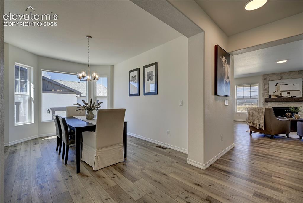 Image 12 of 35: Dining Room