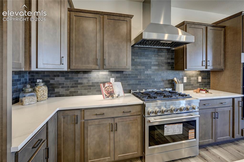 Image 4 of 35: Kitchen