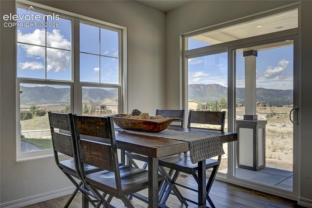 Image 6 of 35: Dining Area