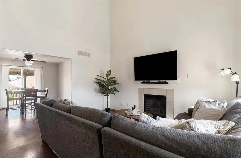 Image 2 of 13: Living Room