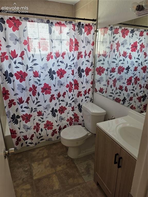 Image 11 of 19: Bathroom