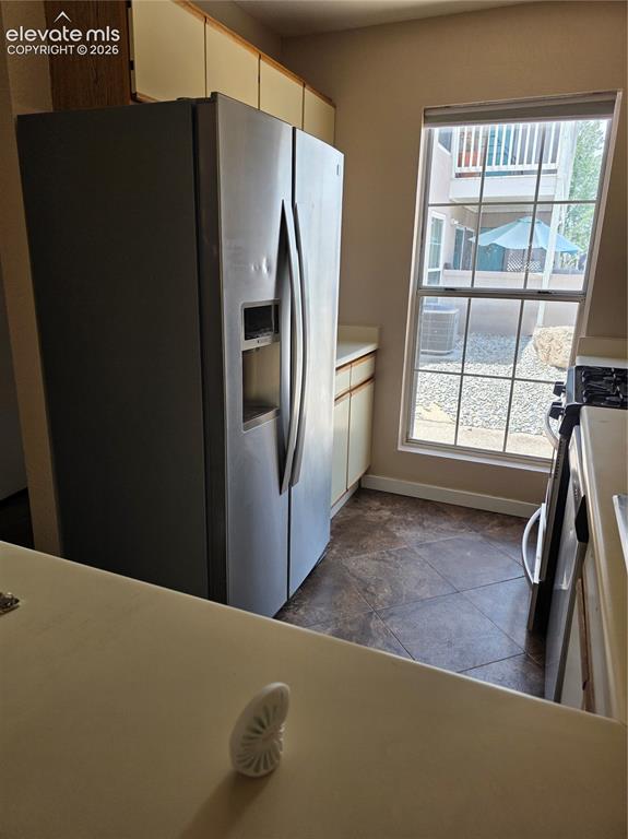Image 6 of 19: Kitchen