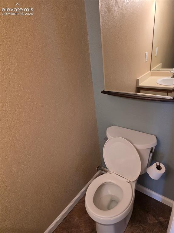 Image 9 of 19: Bathroom