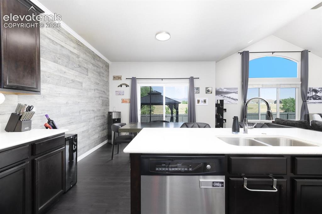 Image 14 of 39: Kitchen