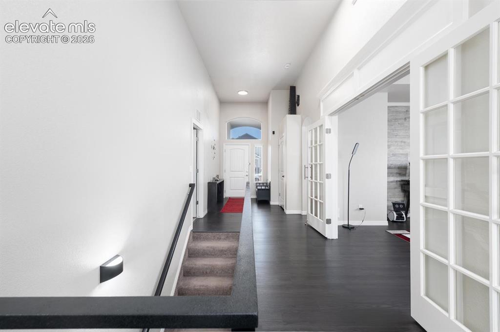 Image 4 of 39: Entrance Foyer
