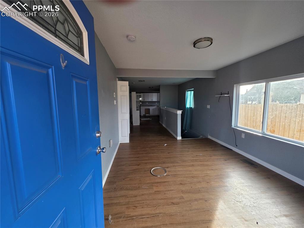 Image 9 of 16: Entry