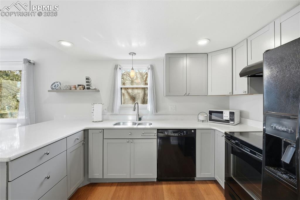 Image 10 of 43: Kitchen