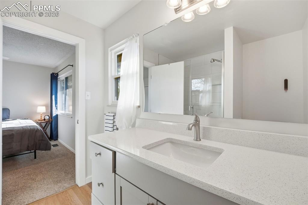 Image 18 of 43: Bathroom