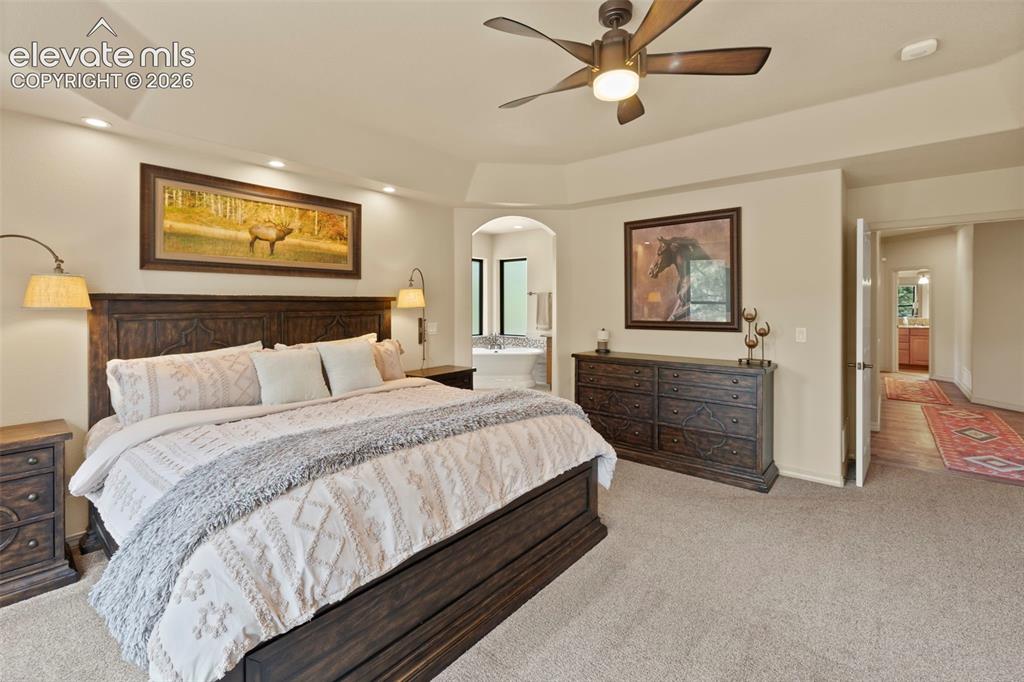 Image 10 of 50: Bedroom