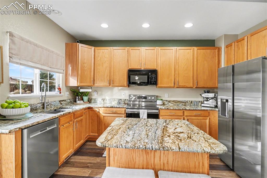 Image 11 of 39: Kitchen