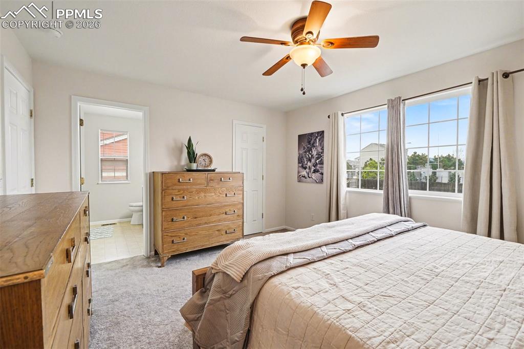 Image 16 of 39: Bedroom