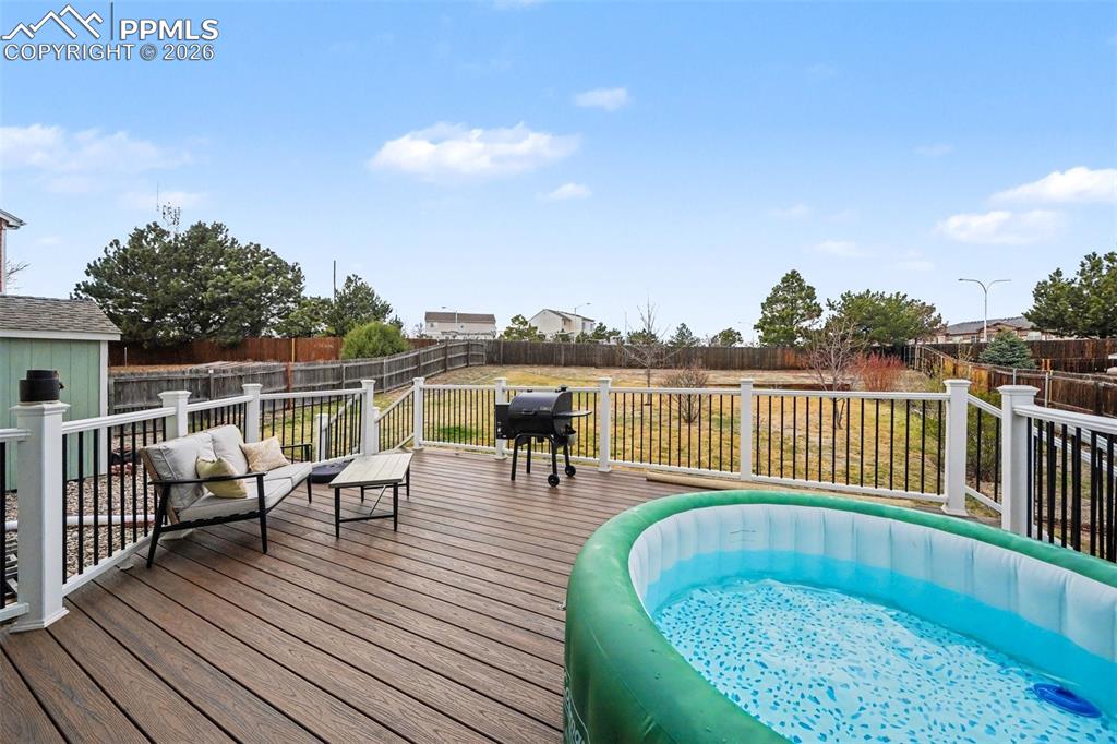 Image 21 of 39: Pool