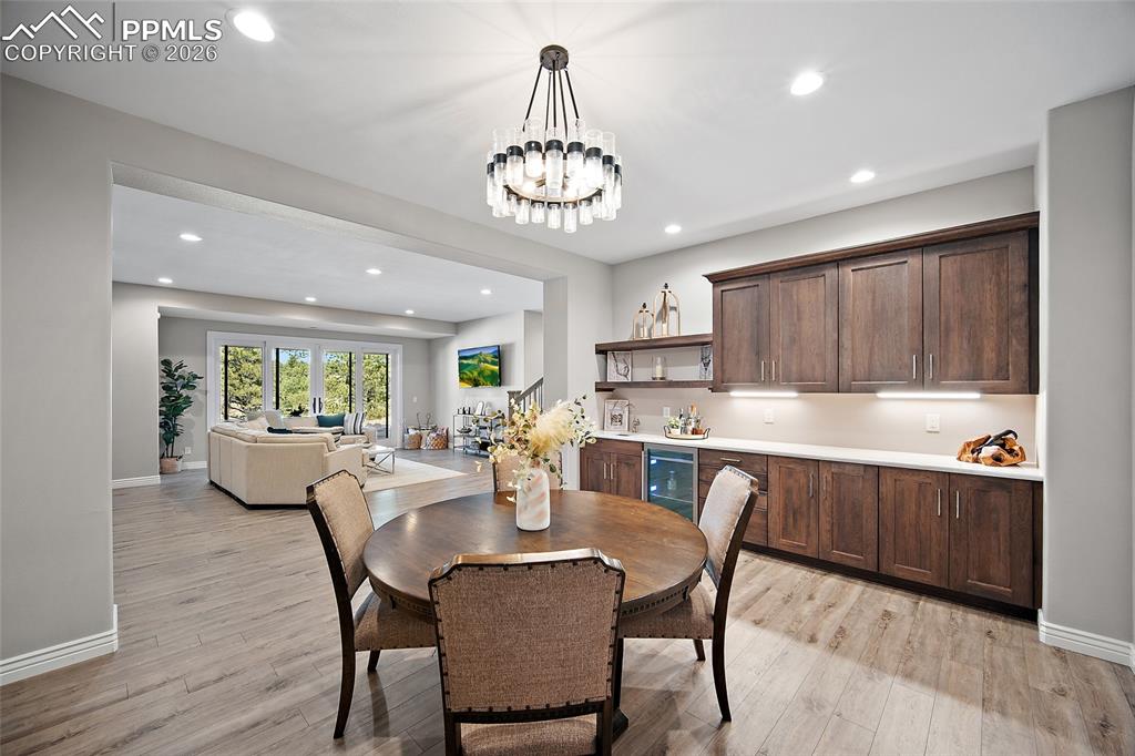 Image 40 of 50: Dining Area