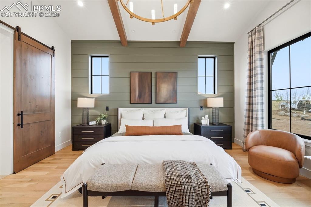 Image 16 of 28: Bedroom