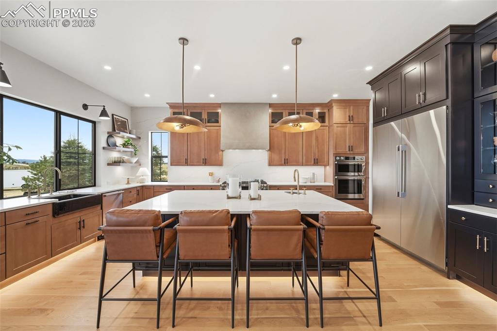 Image 5 of 28: Kitchen