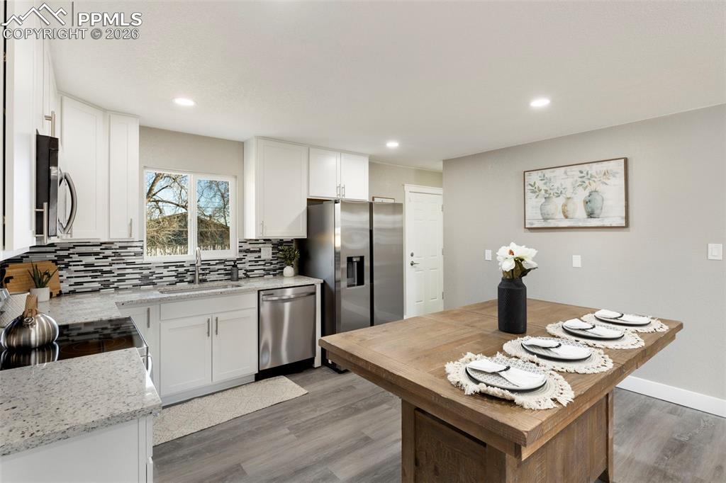 Image 6 of 15: Kitchen